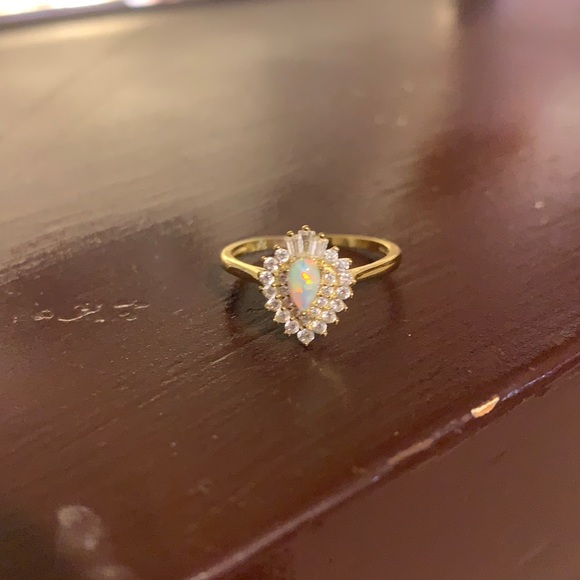 Beautiful NEW ring - Picture 1 of 3